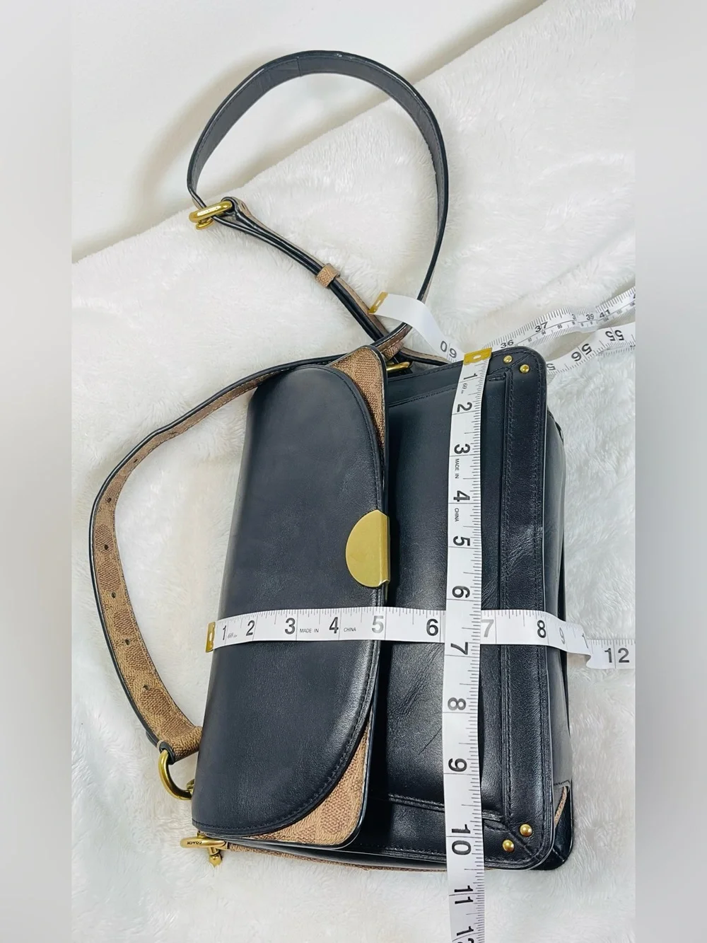 Authentic Coach convertible shoulder/crossbody bag